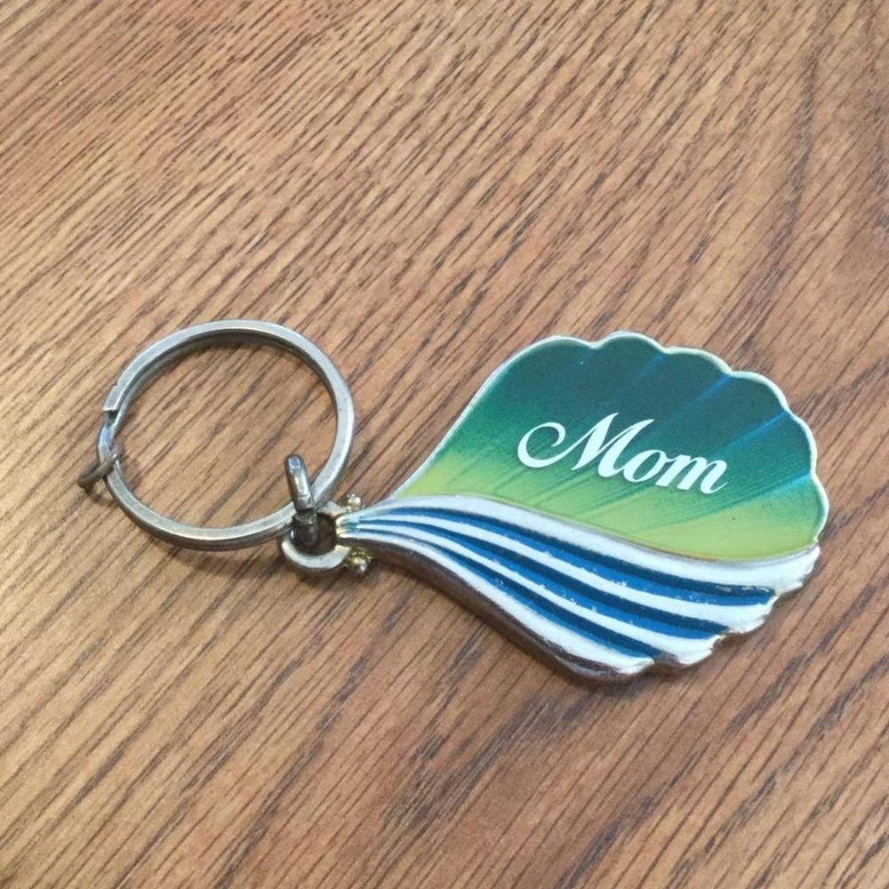 Mom seashell mirror keychain